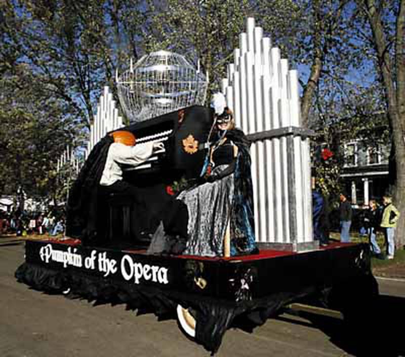 The “Pumpkin of the Opera” float created by the Aldis family was one of many at Sycamore’s annual Pumpkin Festival parade on Sunday. Chronicle photo CURTIS CLEGG