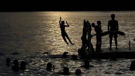 Crystal Lake Main Beach remains closed Tuesday for 6th straight day; splash pad closed 