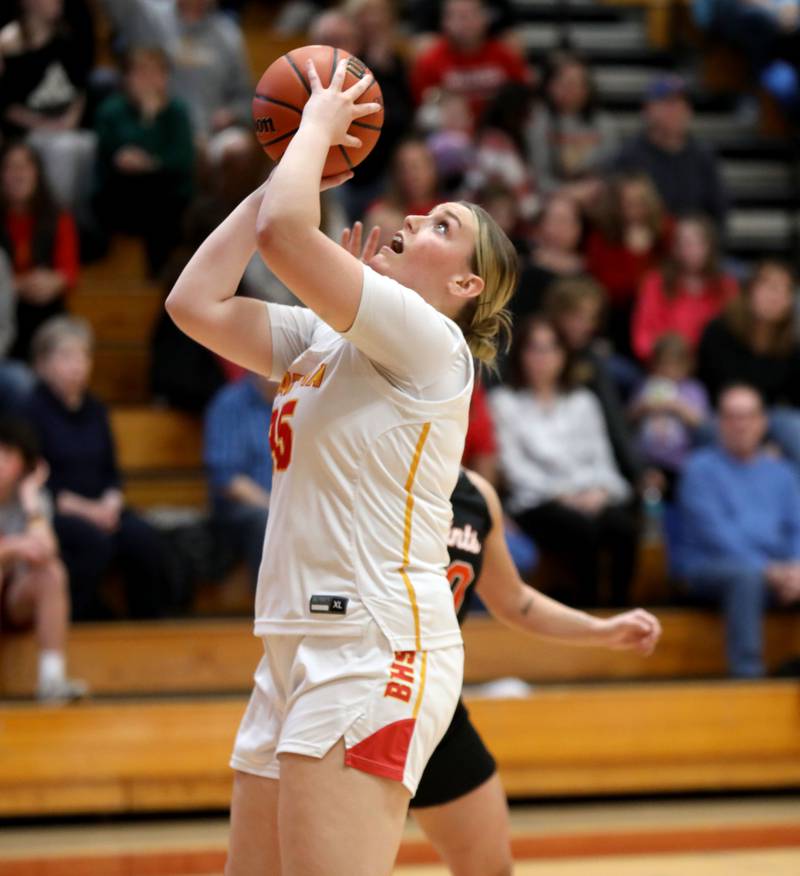 Batavia’s Sarah Hecht shoots the ball during a Class 4A Batavia Sectional semifinal game against St. Charles East on Tuesday, Feb. 20, 2024.