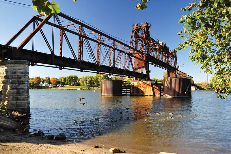 Ottawa train bridge
