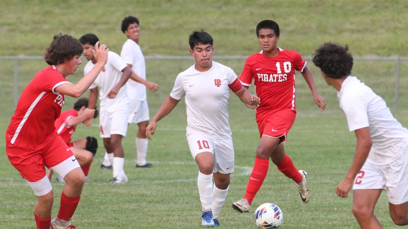 2025 NewsTribune boys soccer preview capsules