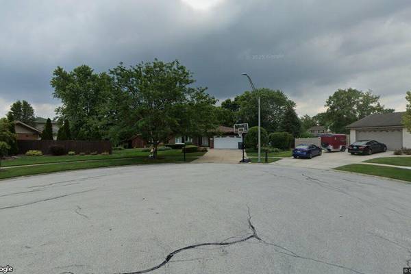 Single-family home in Orland Park sells for $520,000