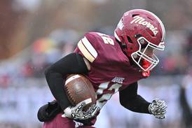 Photos: Morris vs. Metamora, 4A varsity football playoffs