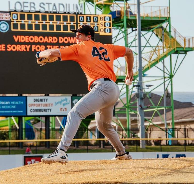 Zach Kempe throws a pitch during the Illinois Valley Pistol Shrimp's 2-1 win over the Lafayette Aviators on Tuesday, July 16, 2024 in Lafayette, Ind.