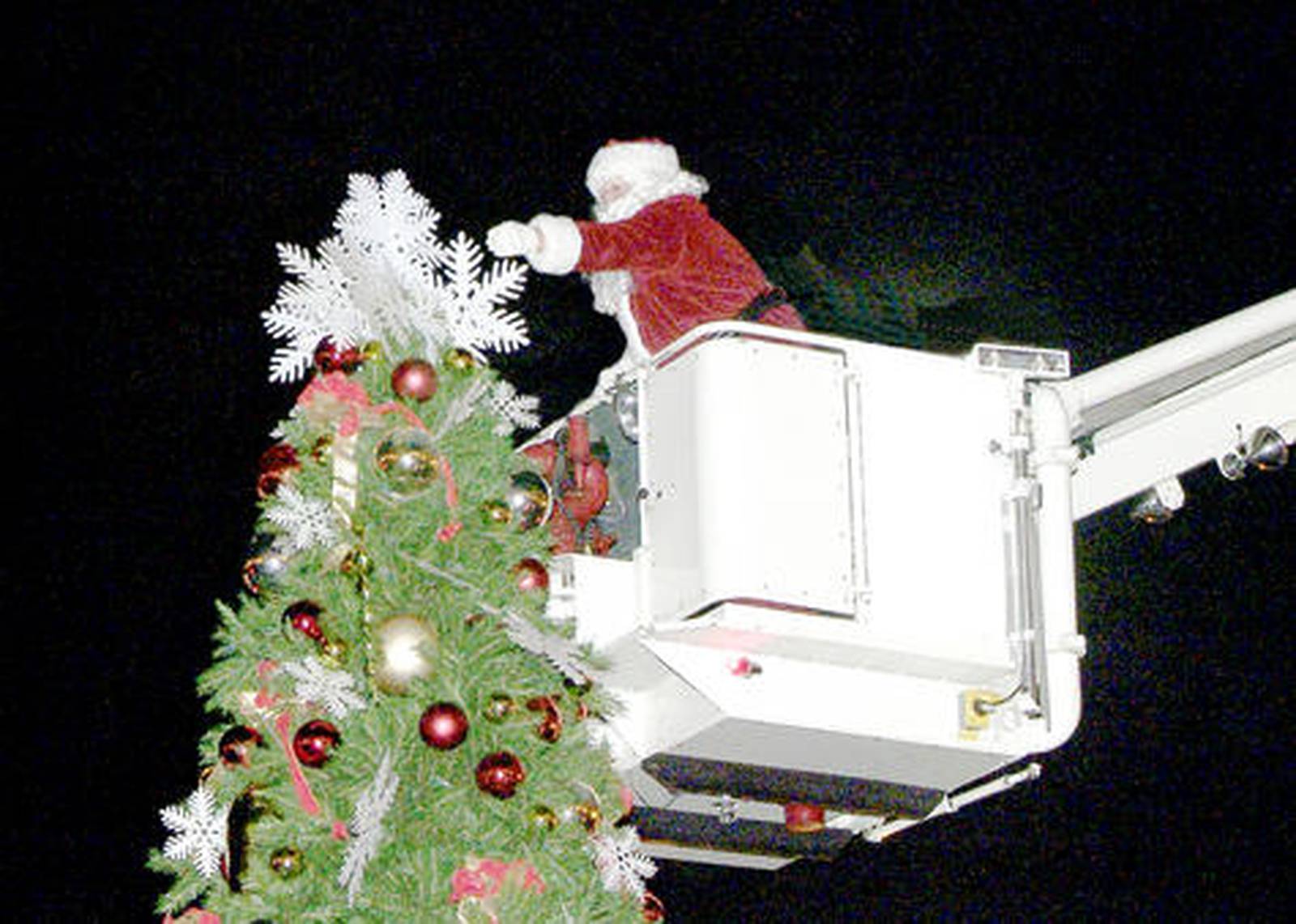 Glen Ellyn Chamber’s Holiday Walk and Tree Lighting nears Shaw Local