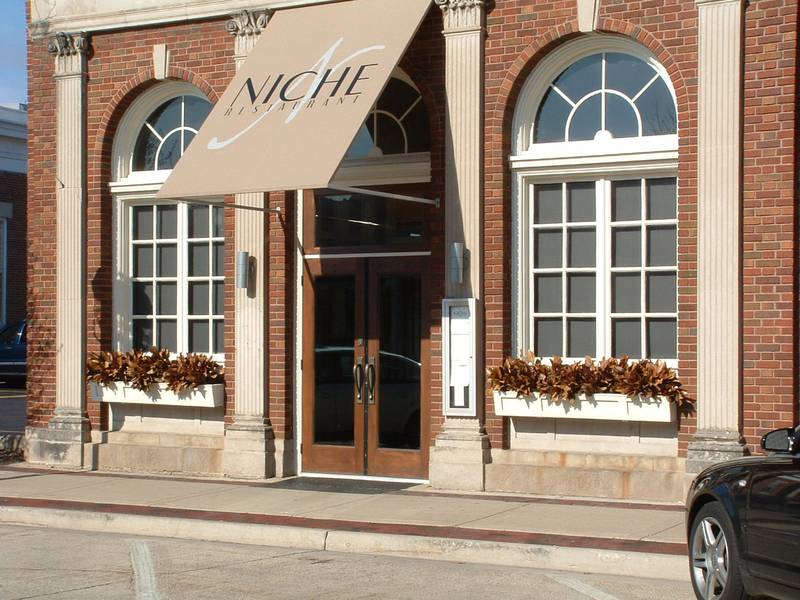 Geneva’s Niche has been name “One of the Nicest Restaurants in America Hiding in Small-Town Illinois” by the website onlyinyourstate.com.