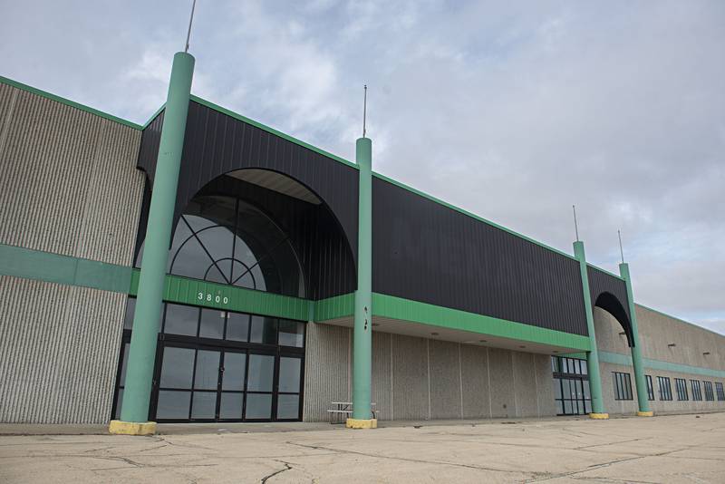 Menards has recently purchased farmland just west of the former retail store on Lincolnway in Sterling.