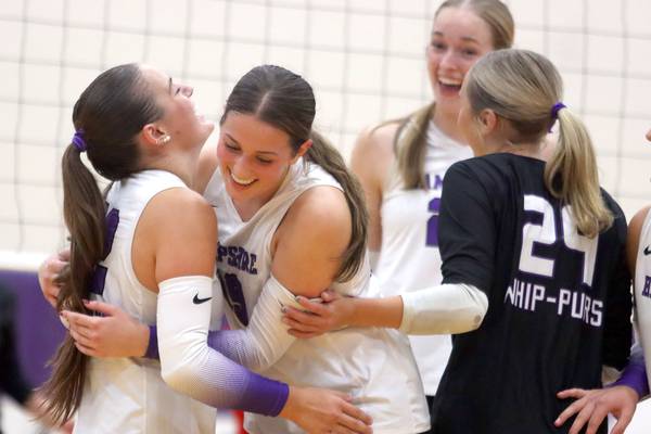 Hampshire ends losing streak to Huntley, finishes 1st half of FVC schedule undefeated