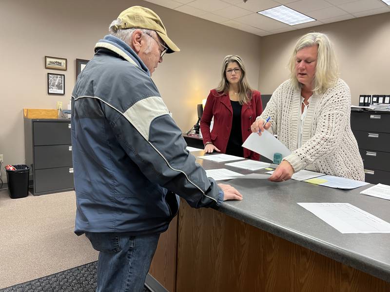 City of Sycamore Second Ward Alderperson, Chuck Stowe files, as an incumbent, his candidacy for the 2023 Consolidated Election on April 4, 2023. 

Stowe, who was inside the Clerk's Office when it opened at 8:30 a.m., was the first person to file for the upcoming election.