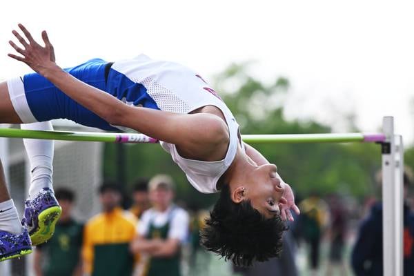 Daniel Robinson wins three events, leads Neuqua Valley to title at 92nd DuPage County Meet 