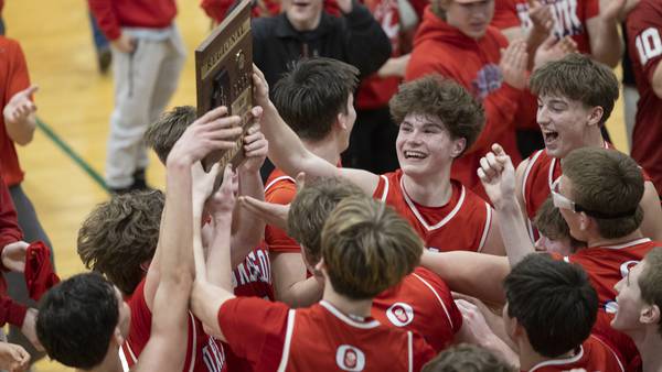 Photos: Oregon takes on Mendota for the Class 2A regional title