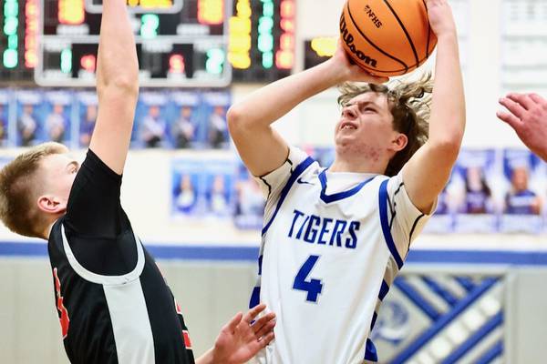 Photos: E-P at Princeton boys basketball