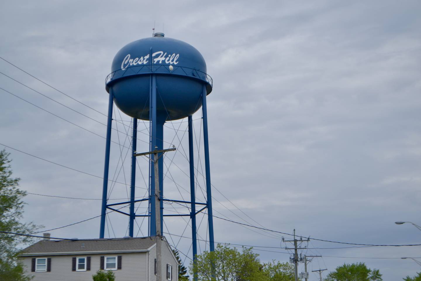 crest hill, water tower