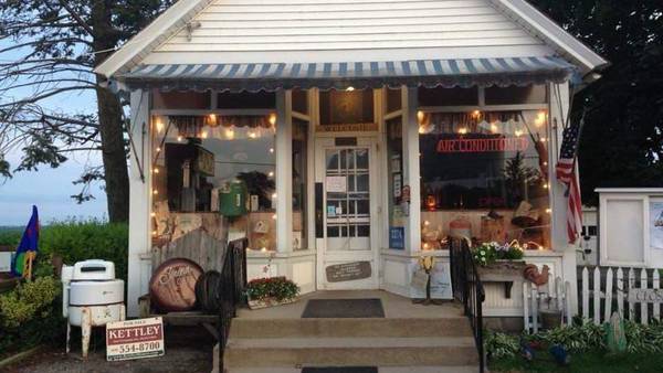 2025 new business review in the Illinois Valley: Serena Cafe reopens under new ownership