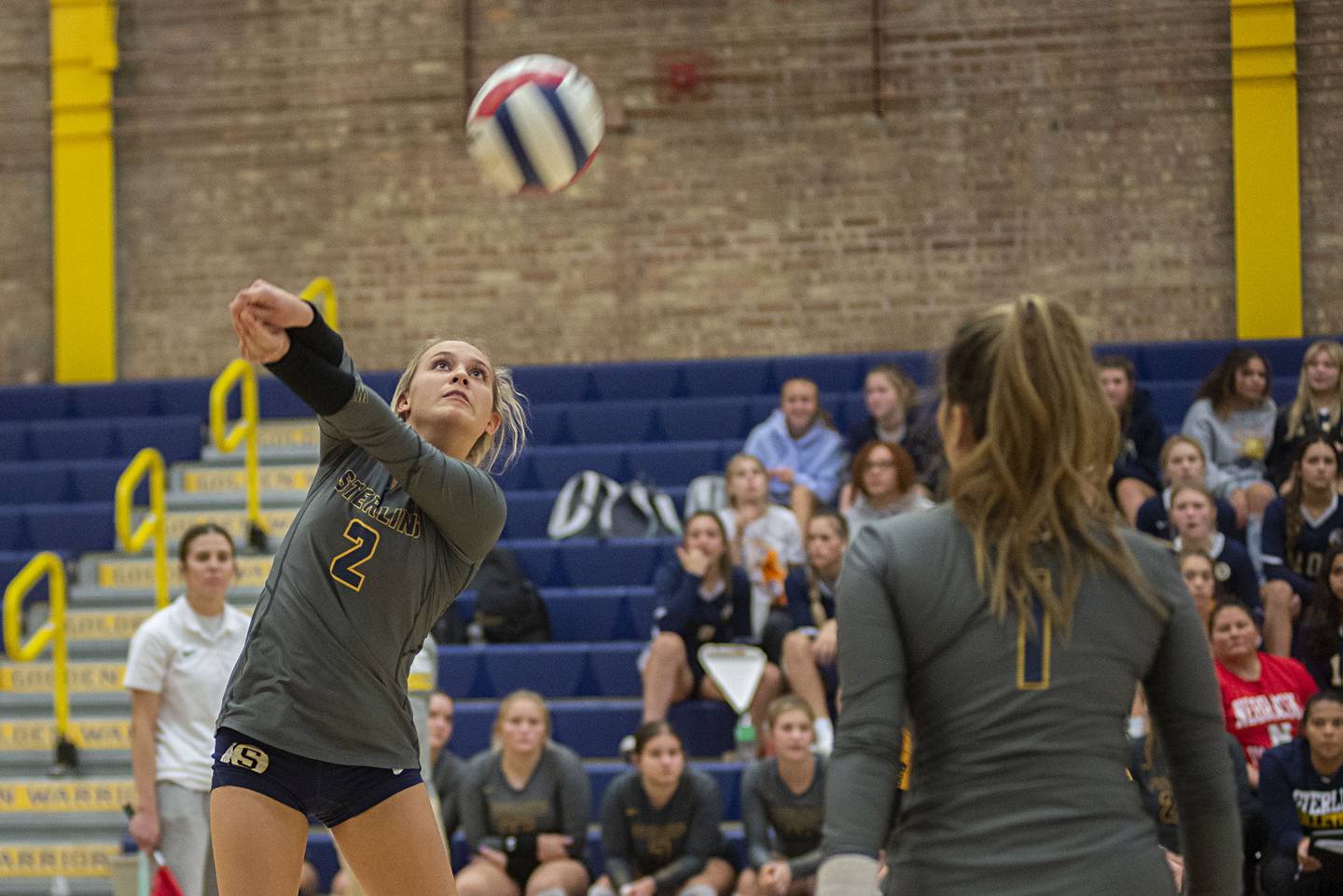 Sterling’s Julia Thormeyer plays a shot in the first set Monday, Sept. 26, 2022 against Washington.