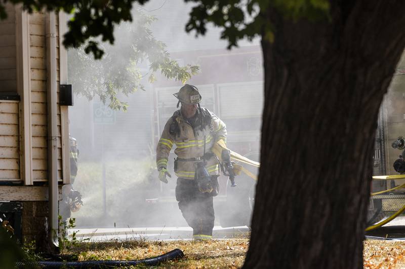 Byron chief Andy Politsch works at a training session Tuesday, Sept. 23, 2025, in Dixon. Sterling, Dixon, and Rock Falls departments have been training this week through a program called Calm the Chaos - Mastering Fireground Command.