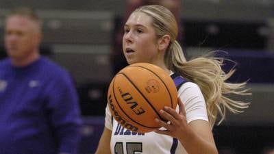 Photos : Dixon Duchesses vs. Aurora Central Catholic Chargers