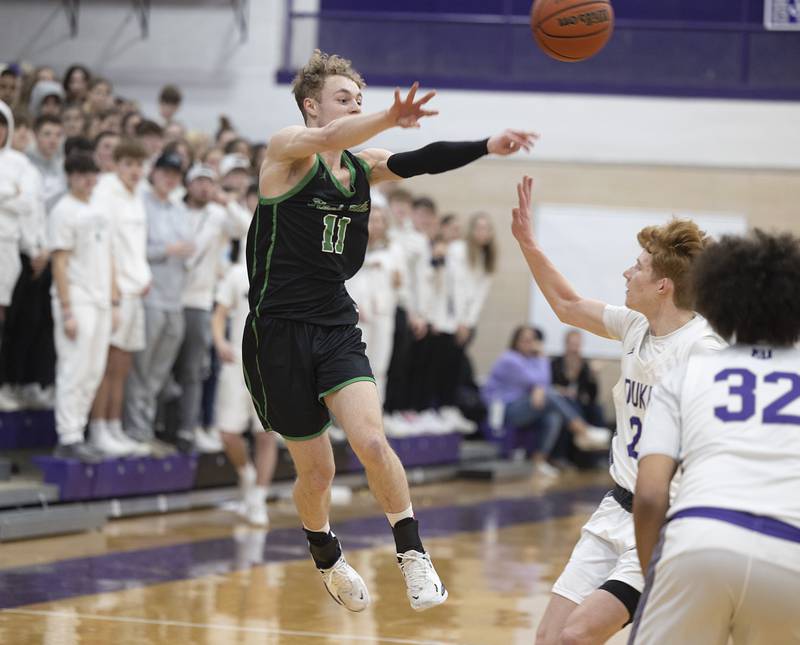 Rock Falls’ Gavin Sands makes a pass against Dixon Tuesday, Feb. 7, 2023.