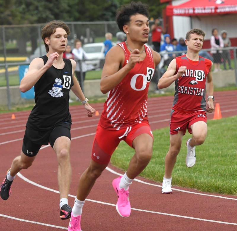 Oregon's Daniel Gonzalez (center) finished third in the 800 meters at the 1A Oregon Sectional on Friday, May 22, 2026 and advanced to the state finals.