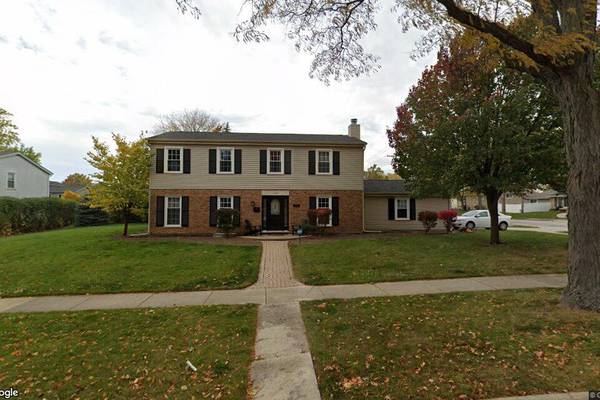 Sale closed in Lombard: $550,000 for a single-family home