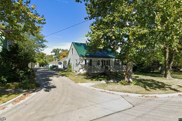 Single-family home built in 1930 sells for $250,000 in Sycamore
