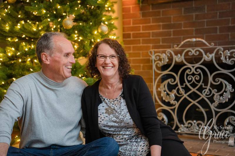 The Glidden Homestead offers Christmas mini photo sessions again this year, returning Nov. 29, 2025, in DeKalb.