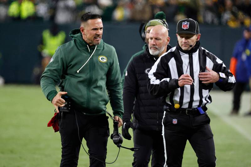 Green Bay Packers head coach Matt Lafleur reacts during the first half against the Chicago Bears an NFL football game Sunday, Dec. 7, 2025, in Green Bay, Wis. (AP Photo/Mike Roemer)