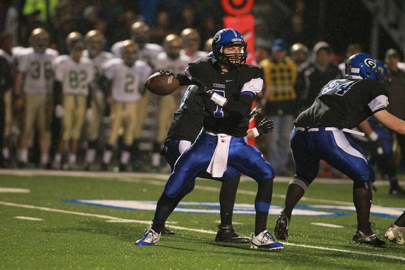 Daniel Santacaterina made a verbal commitment to the Northern Illinois football team Monday.