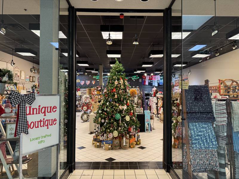 The Unique Boutique has returned to the Peru Mall for its sixth holiday season.