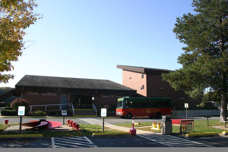 Illinois Waterway Visitor Center at Starved Rock Lock and Dam