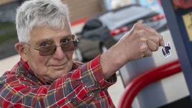 Gas price average spikes 56 cents in Illinois