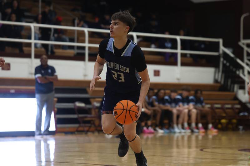 Plainfield South’s Joell Tunnat looks for a play against Morris on Wednesday, Jan 29, 2025 in Morris.