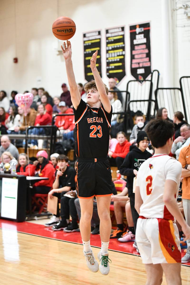 Beecher's Noah Berry shoots a 3-pointer on Friday, Feb. 14, 2025, during the Bobcats' 70-38 loss to St. Anne in the River Valley Conference championship.