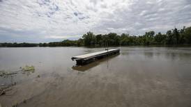 Dixon man survives boating accident on Rock River, aided by 2 bystanders 