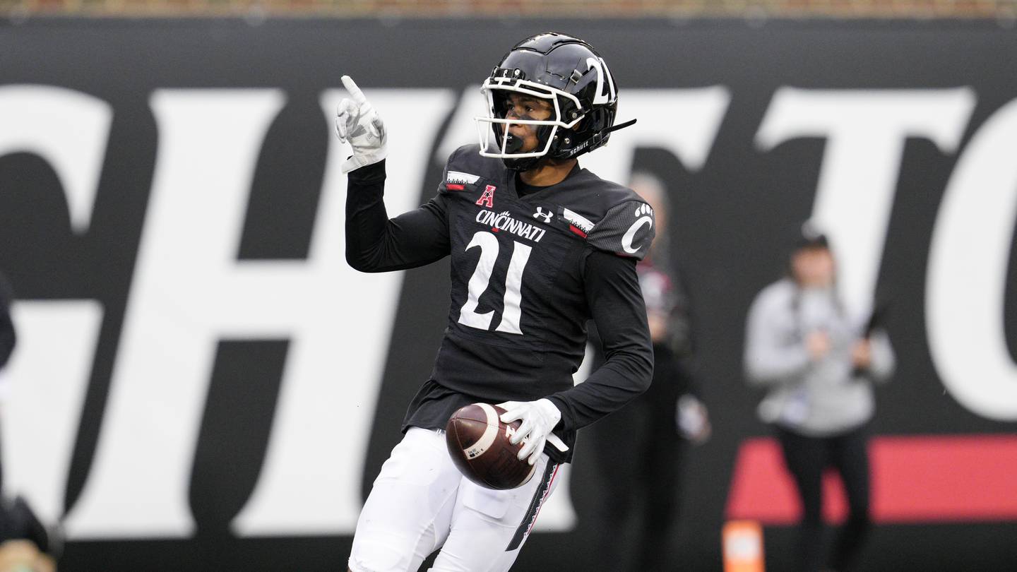 Cincinnati wide receiver Tyler Scott plays against Navy, Saturday, Nov. 5, 2022, in Cincinnati.