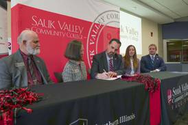 SVCC signs agreement with Northern Illinois University offering online bachelor’s program
