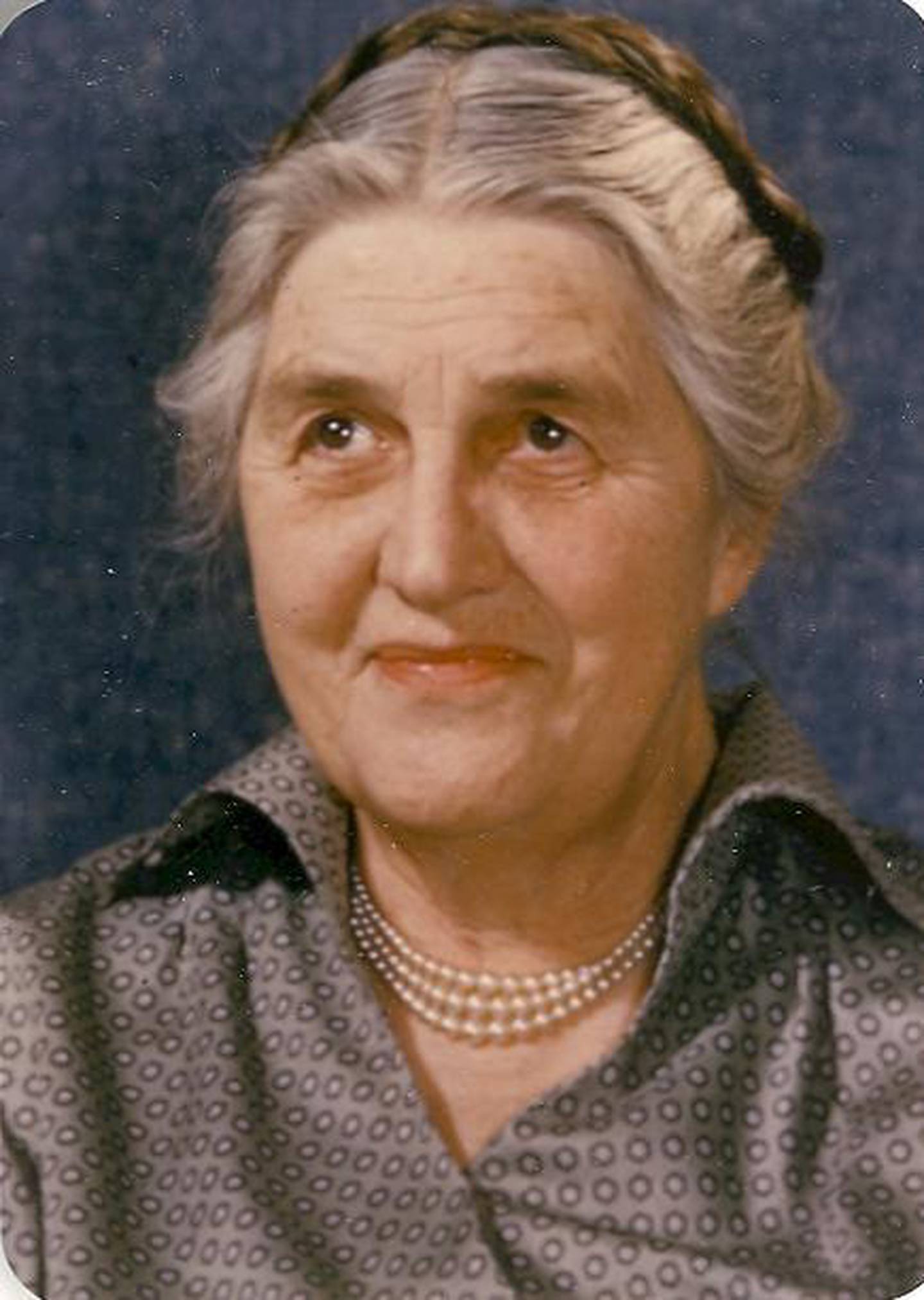 May Theilgaard Watts helped acquire 27 miles of the former CA&E to establish the Illinois Prairie Path as one of the first “rails to trails” conversions.