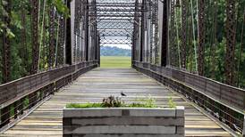 Photos: Historic Lyndon Bridge