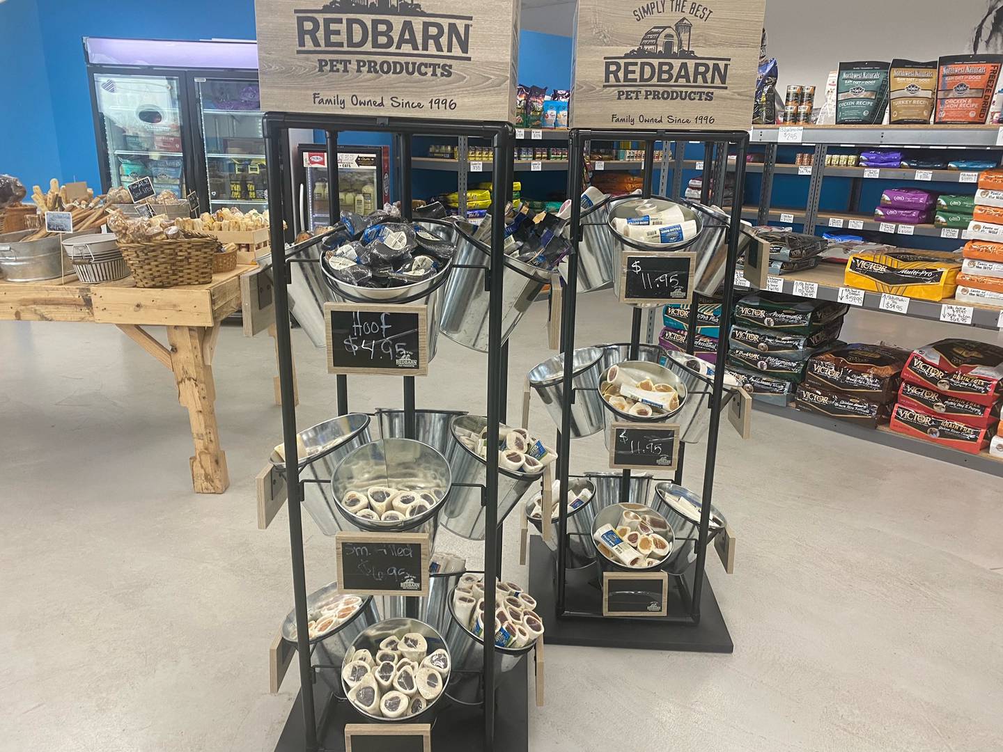 Forepaws carries those hard-to-find food brands, such as Solid Gold, Victor, Northwest Naturals, and Dr. Marty’s. Just as much thought and care are placed into essential items, carrying EarthBath Shampoos, Mammoth Toys, and PetMate Toys and Grooming Tools. As well as, highly digestible treats and chews.