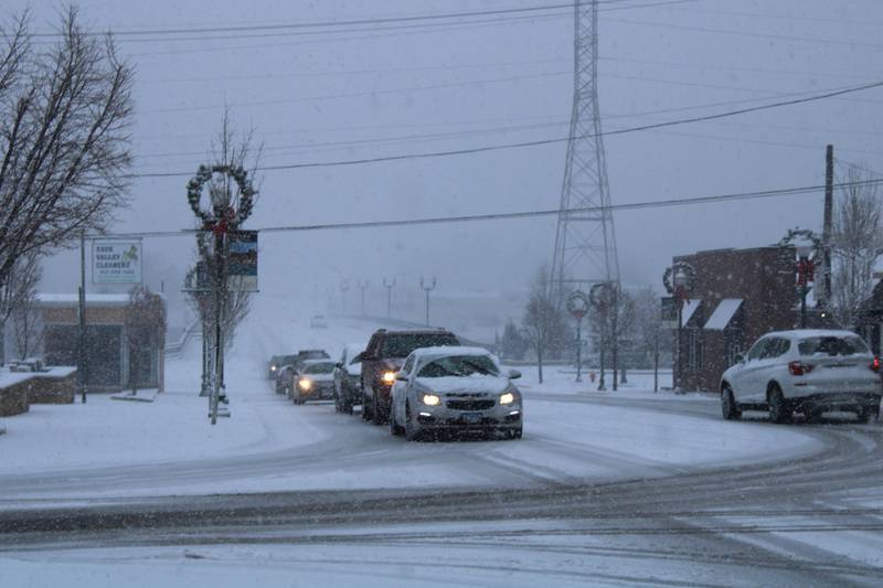 Traffic slows as first snow covers highways Shaw Local