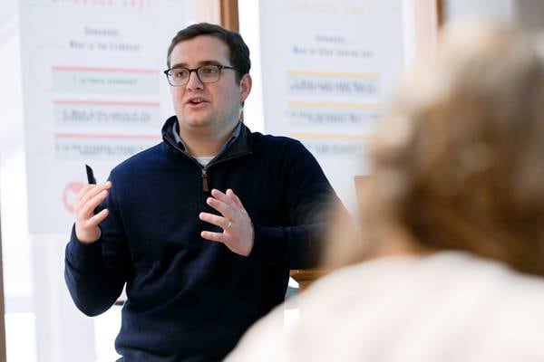 Geneva teacher gets $5K grant for civics education project