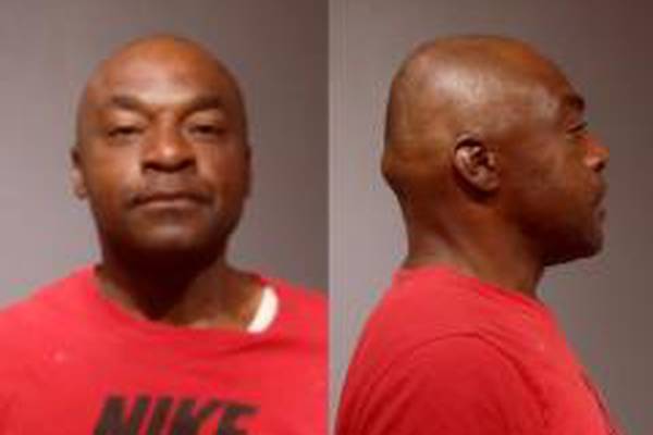 Aurora man charged with burglary, resisting arrest after stealing cash register from a grocery store in Oswego