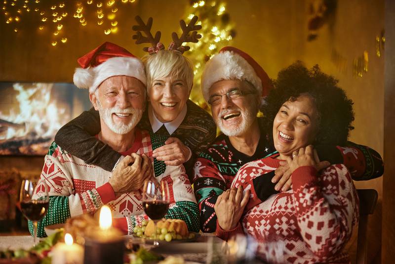 Riverside Residence - Riverside Residence: A Wonderful Community During the Holidays