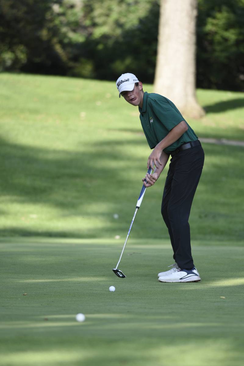 Grant Park's Gavin Franke puts at Minne Monesse Golf Club on Friday, August 15, 2025.