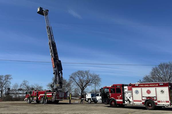 Ottawa Fire Department responds to burning power lines downtown