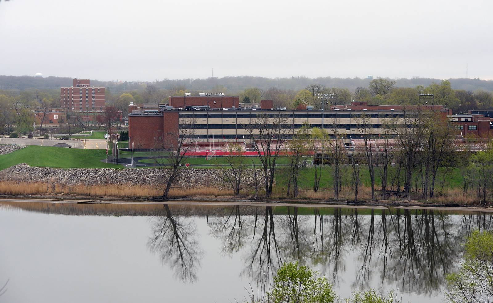 Ottawa High School board approves 5.2 million in working cash bonds