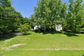 Single-family home sells in Yorkville for $541,500