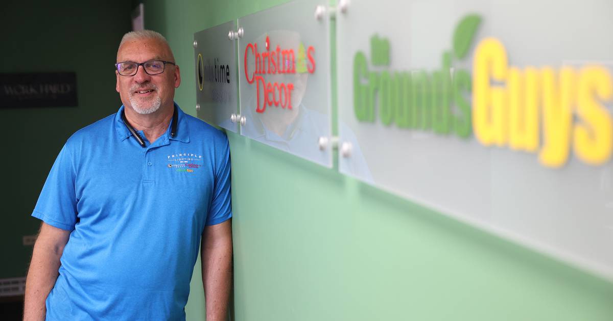 New Lenox lighting company specializes in Christmas lights installation