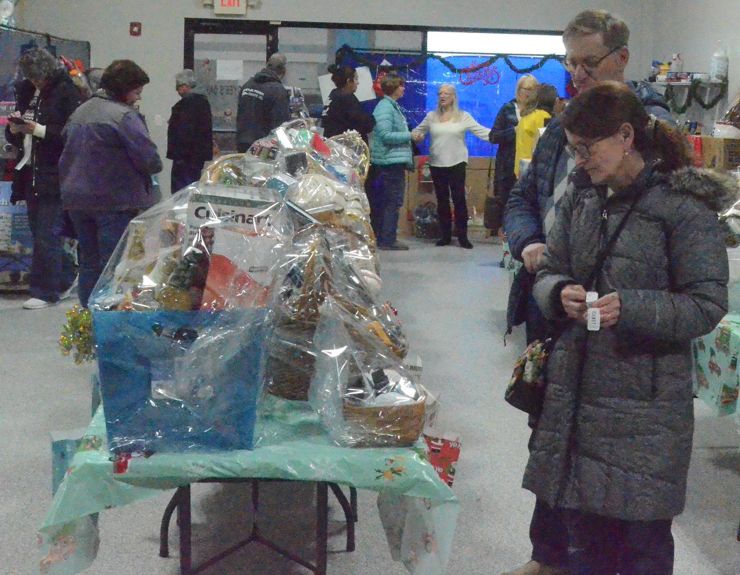 Starfish Animal Rescue's 2024 "Santa Paws" fundraiser