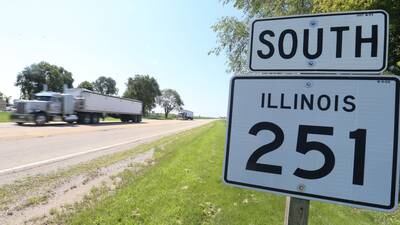 2 injured in Route 251 crash south of Mendota